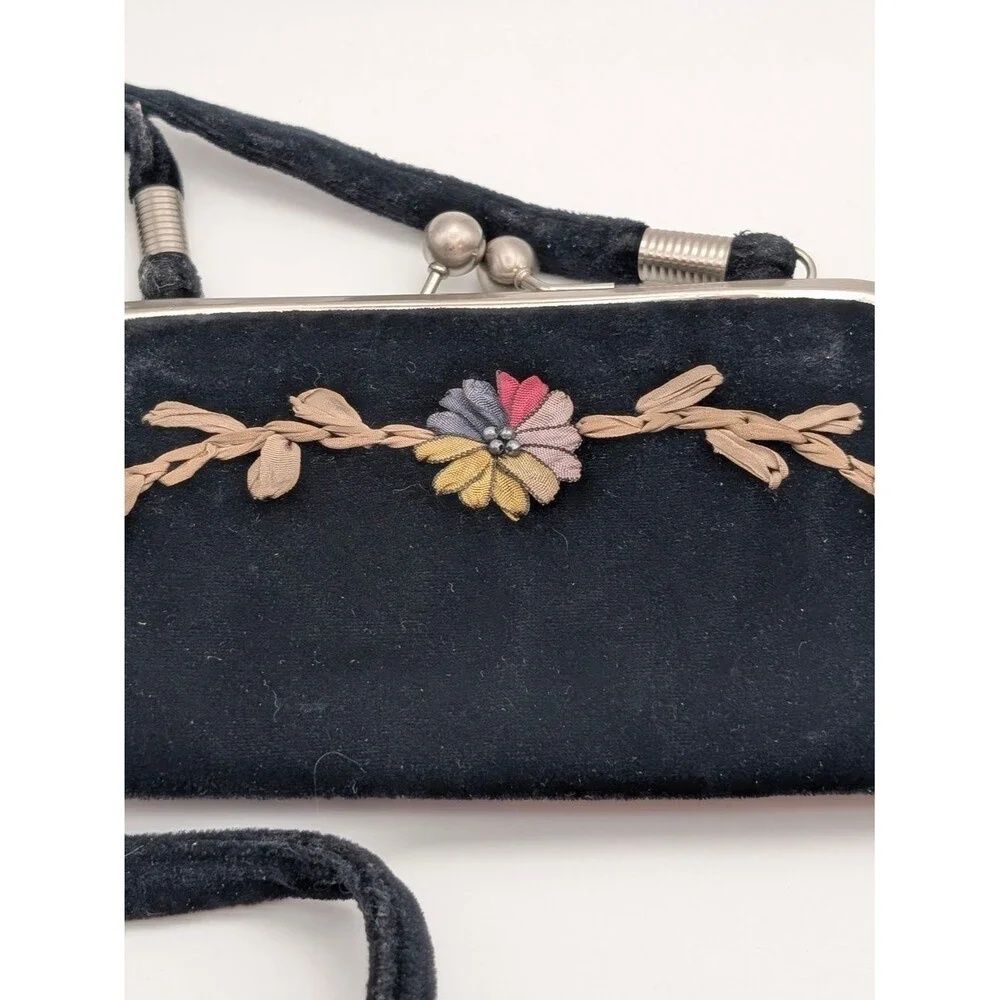 1950's Black Velvet Ribbonwork Floral Evening Bag, Kiss Lock Clutch Shoulder Pur